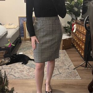 Banana republic wool cashmere pencil skirt houndstooth black and cream high rise